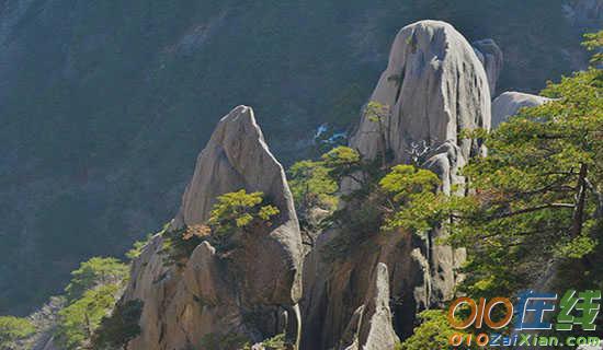 《石头城·山围故国周遭在》翻译赏析