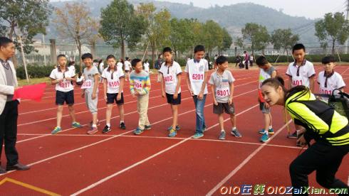 小学生校运动会加油稿