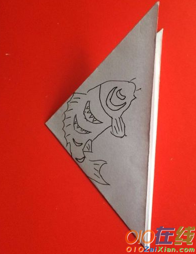 鱼的窗花剪纸教程图解