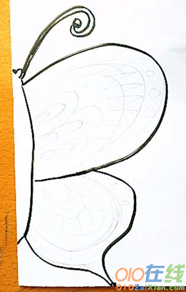 对称蝴蝶画法剪纸图案