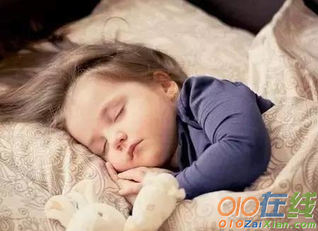 小孩子习惯晚睡，白天没精神，家长就应该这样做