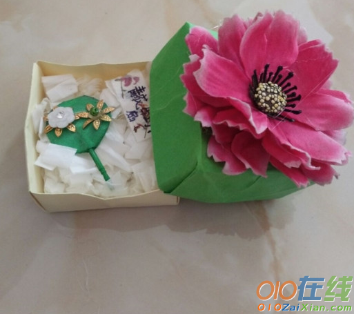 花朵小盒子折纸方法