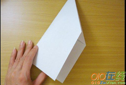 纸飞机简单折法