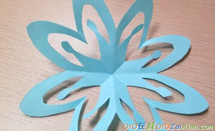 花的对称剪纸简单方法