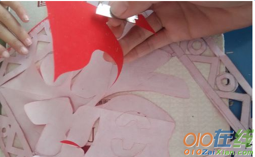 春节剪纸图案方法