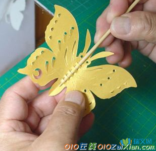 蝴蝶剪纸图案方法