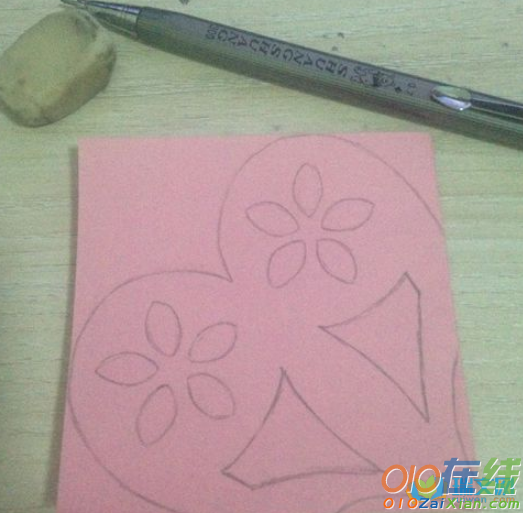 怎么做漂亮的花朵剪纸步骤图解