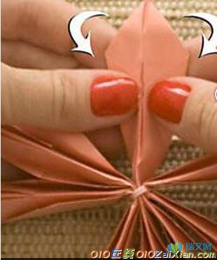 睡莲花的折纸方法