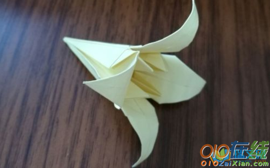 百合花的折纸步骤图解