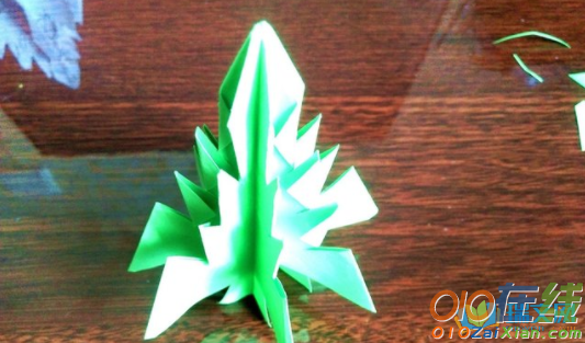 手工折纸作品圣诞树