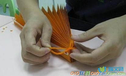 折纸南瓜灯笼制作方法
