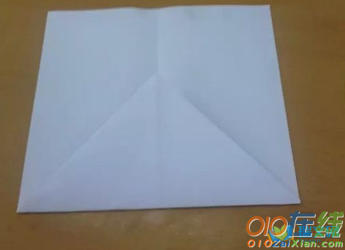 折纸飞机的简单方法