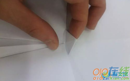 折纸飞机的简单方法