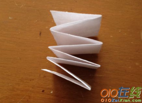 剪纸—连体小花的剪法步骤