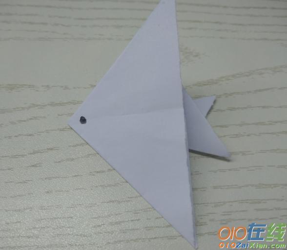 小鱼最简单折纸方法