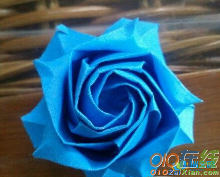 纸质玫瑰花的折法