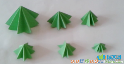 层叠圣诞树折纸方法图解