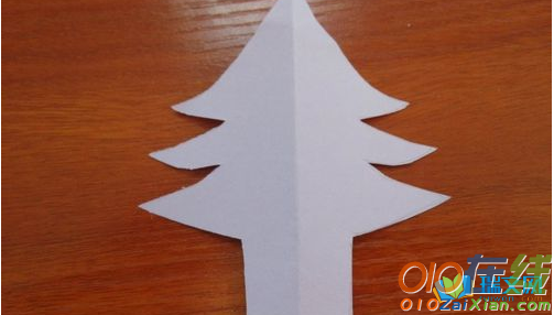圣诞树折纸剪纸的步骤