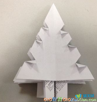 圣诞树的折纸具体步骤