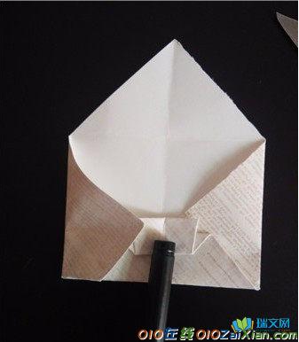 蝴蝶结信封的折纸方法