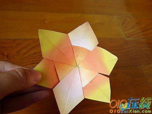 六瓣百合花的折纸图解