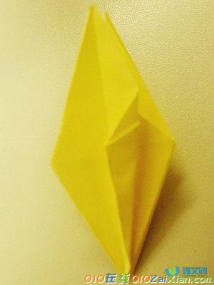 最简单的折纸花百合花