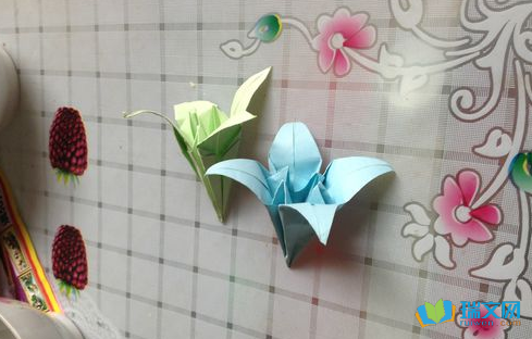 百合花折纸的图解教程