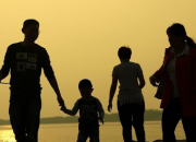 歌頌父母的當(dāng)代詩(shī)歌